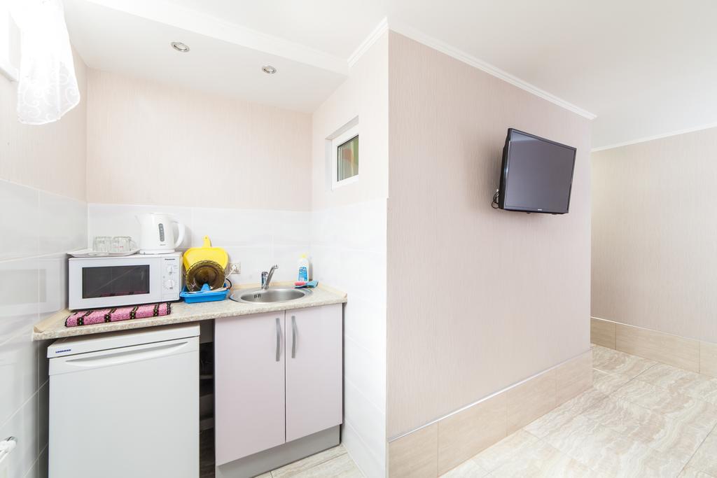 Home Comfort Livoberezhna IEC Kiev Exterior foto