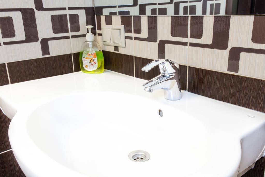 Home Comfort Livoberezhna IEC Kiev Exterior foto