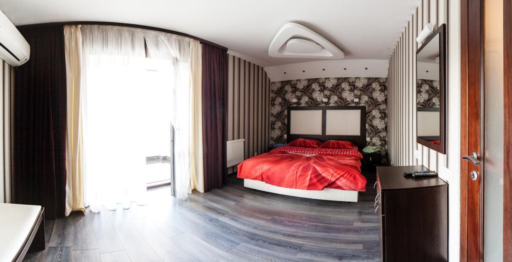 Home Comfort Livoberezhna IEC Kiev Exterior foto