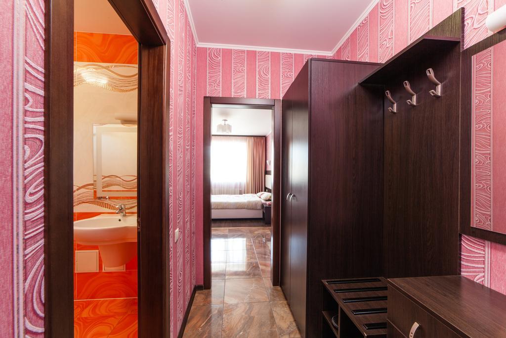 Home Comfort Livoberezhna IEC Kiev Exterior foto