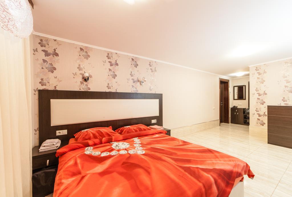 Home Comfort Livoberezhna IEC Kiev Exterior foto